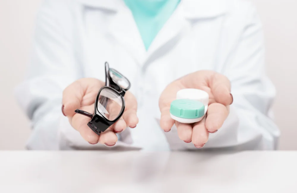 ค่าสายตาคอนแทคเลนส์ กับแว่นตา