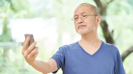 สายตายาวตามอายุ (Presbyopia) คืออะไร