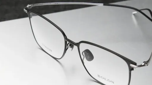 เลนส์ย่อบางคืออะไร บางสุดเท่าไร