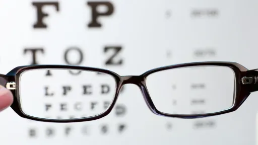 เลนส์โปรเกรสซีฟ คืออะไร