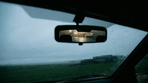 ขับรถกลางคืน มองไม่ชัด