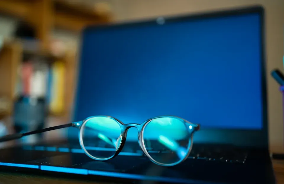 แสงสีฟ้ามาจากไหนบ้าง