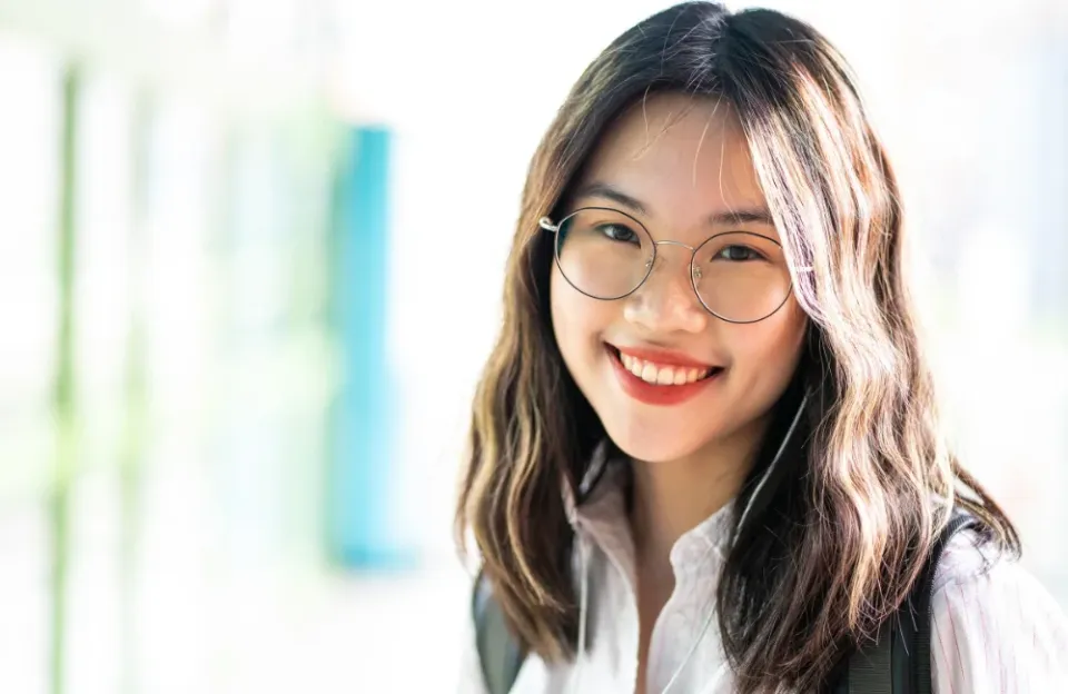 ทรงแว่นคนหน้าทรงรูปไข่