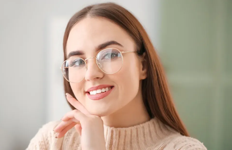  ทรงแว่นคนหน้าทรงเหลี่ยม