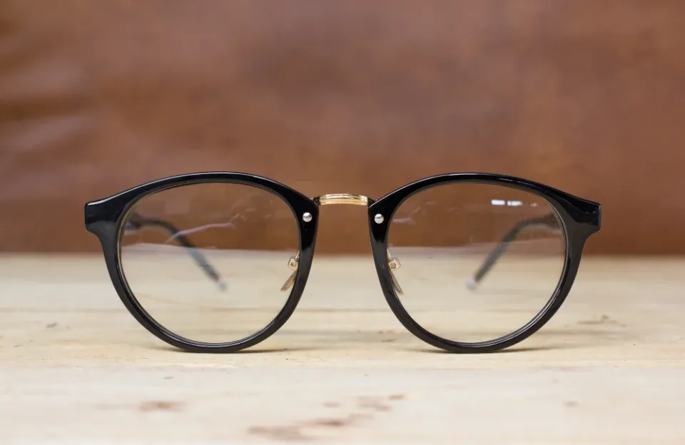  กรอบแว่นสายตาผู้หญิง ทรงหยดน้ำ