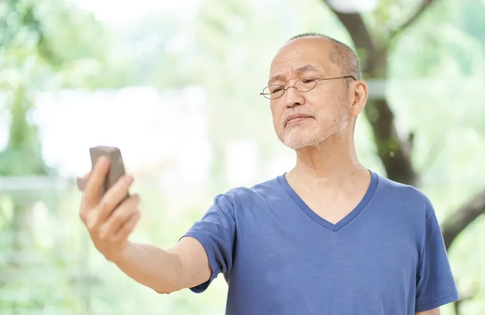 สายตายาวตามอายุ (Presbyopia) คืออะไร