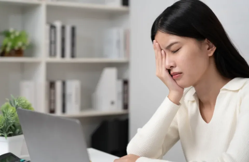 ตามัวข้างเดียวเกิดจากอะไร อันตรายไหม